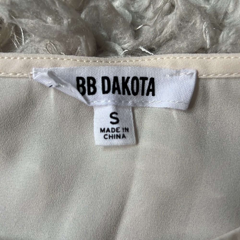 Cream Shoulder Ruffle Top - Picture 2 of 3